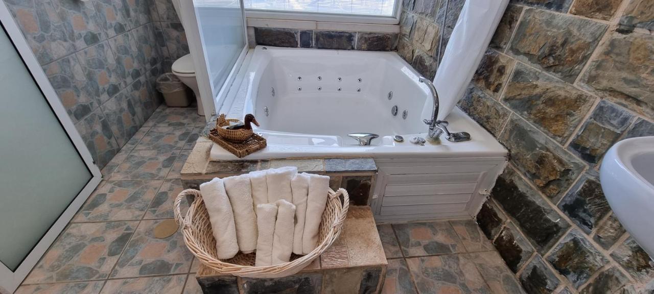 Bed and Breakfast Sanabl Druze Hospitality Ein Kinya Exterior foto