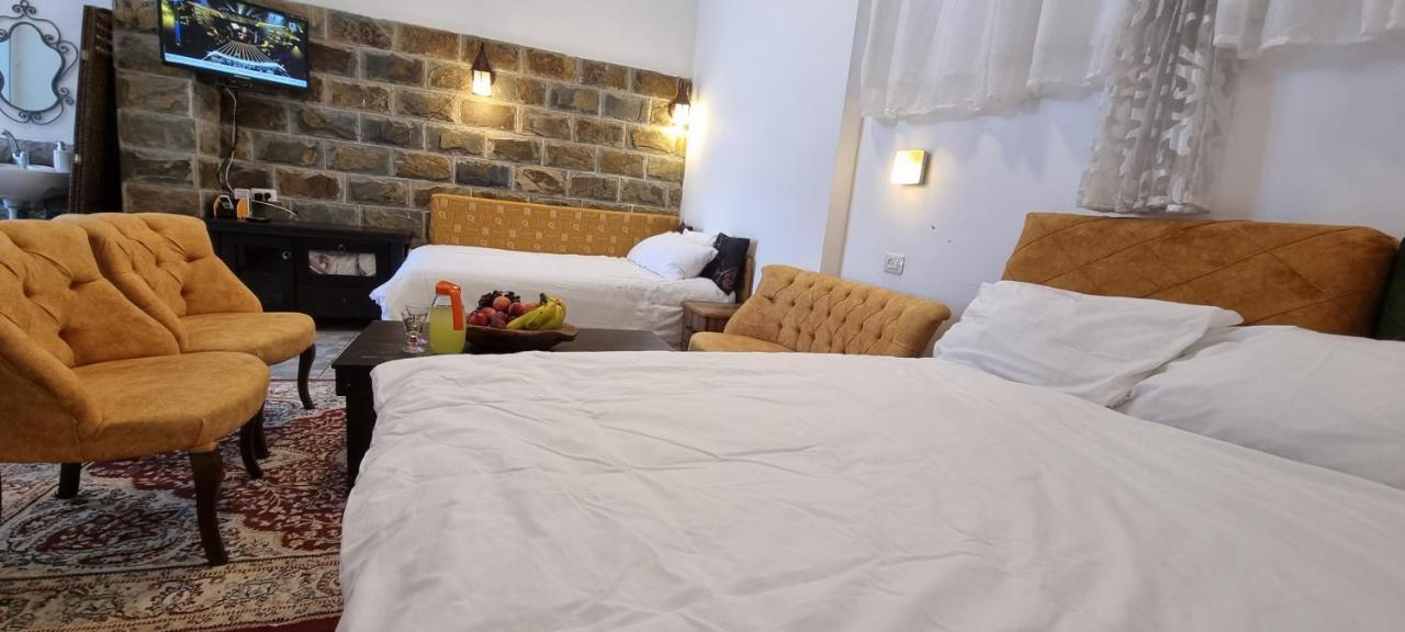 Bed and Breakfast Sanabl Druze Hospitality Ein Kinya Exterior foto