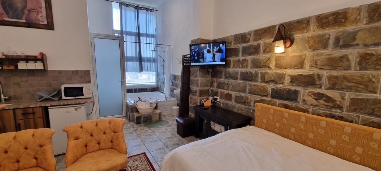 Bed and Breakfast Sanabl Druze Hospitality Ein Kinya Exterior foto