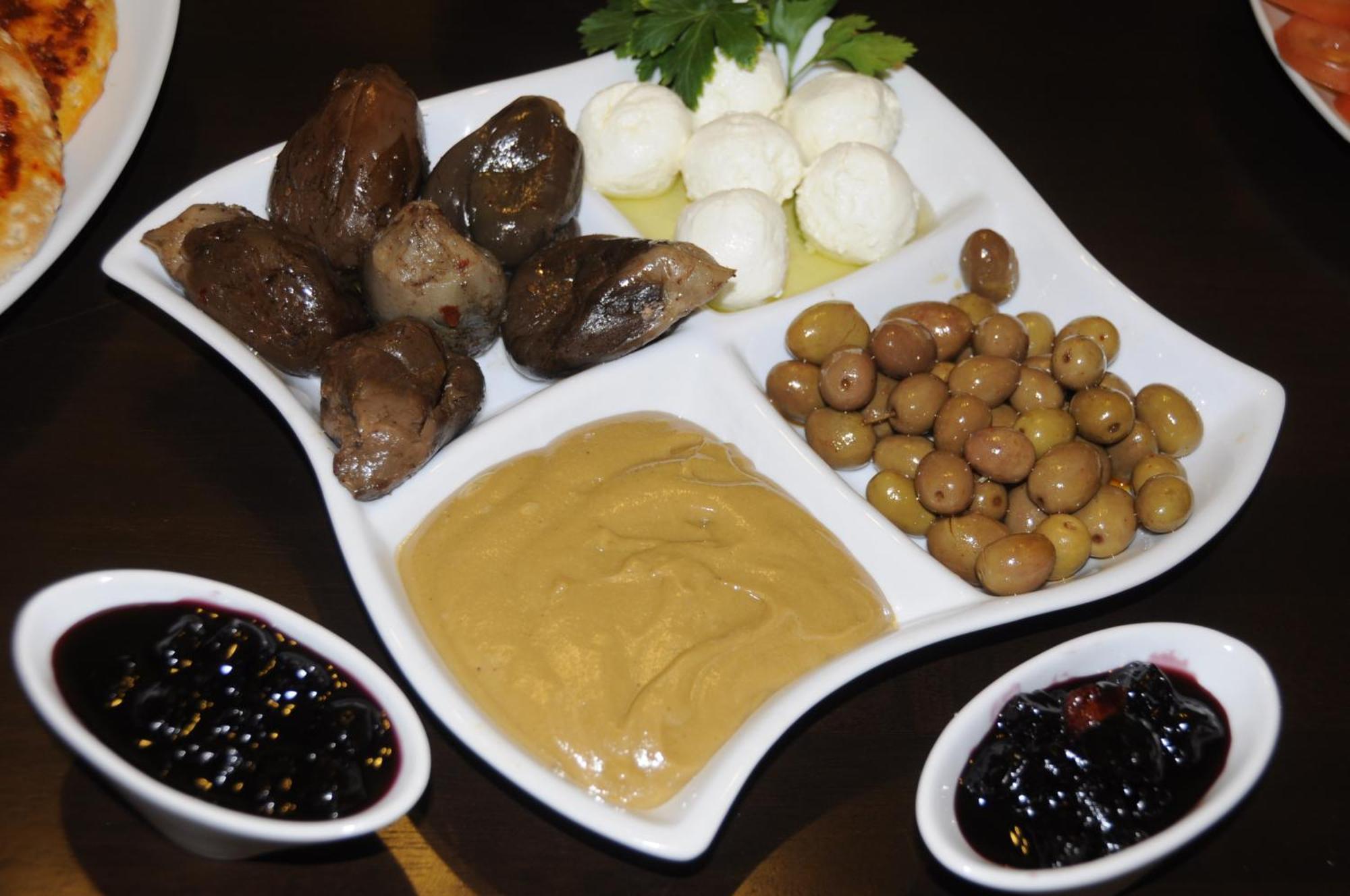 Bed and Breakfast Sanabl Druze Hospitality Ein Kinya Exterior foto