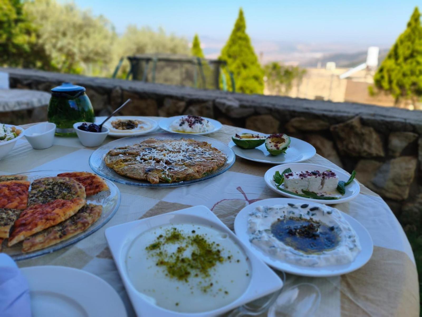 Bed and Breakfast Sanabl Druze Hospitality Ein Kinya Exterior foto