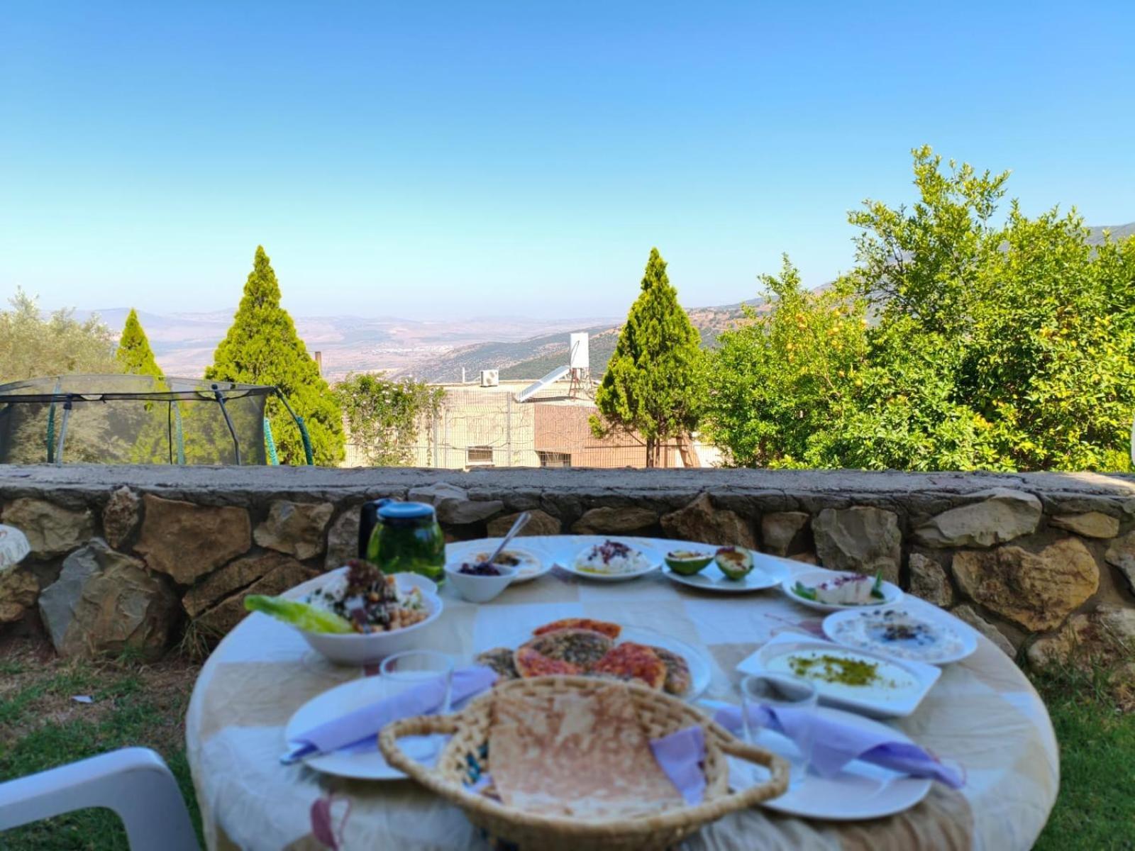 Bed and Breakfast Sanabl Druze Hospitality Ein Kinya Exterior foto